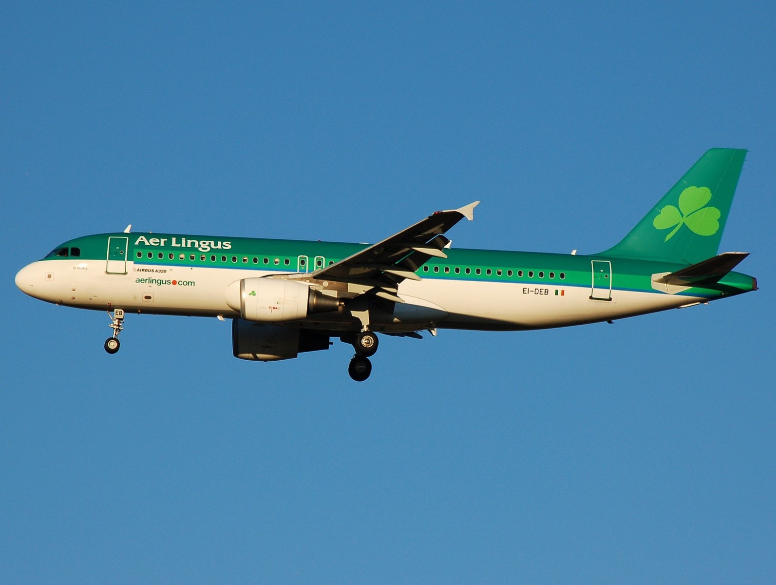 EI-DEB - A320-214 - Aer Lingus - MAD - 09-10-2007