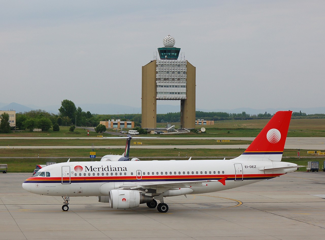 EI-DEZ - A319-112 - Meridiana - BUD - 03-05-2007