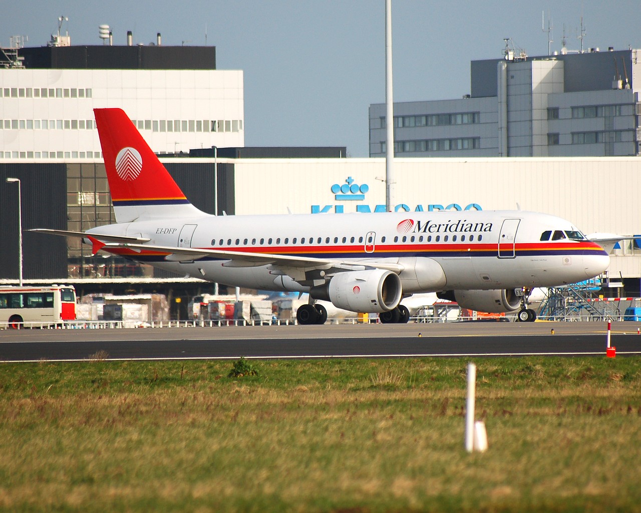 EI-DFP - A319-112 - Meridiana - AMS - 10-03-2007
