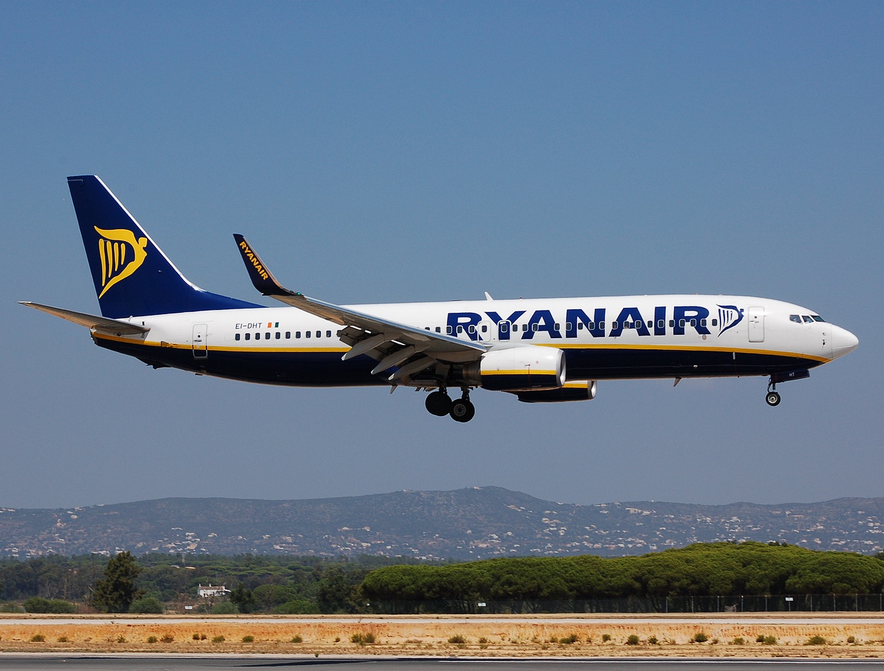 EI-DHT - 737-8AS(WL) - Ryanair - FAO - 02-09-2007