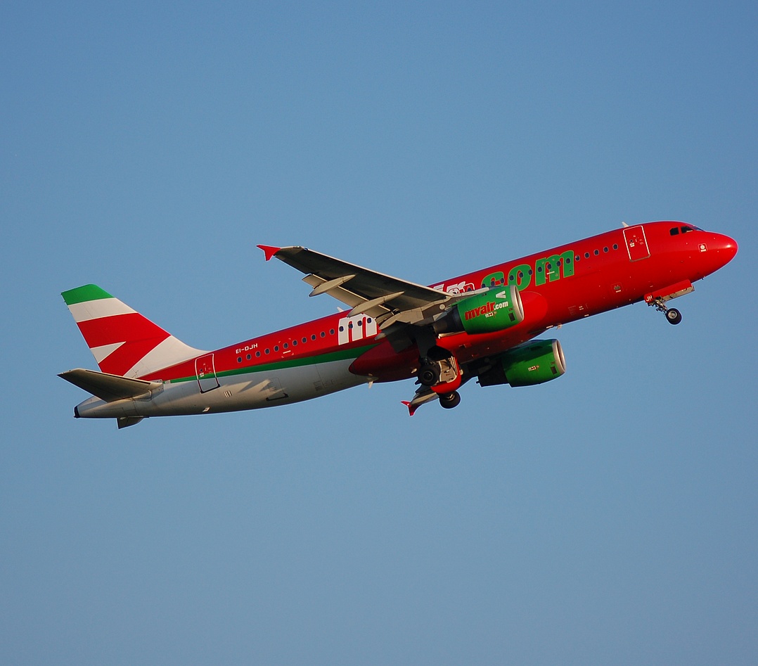 EI-DJH - A320-212 - Myair - ORY - 09-04-2007