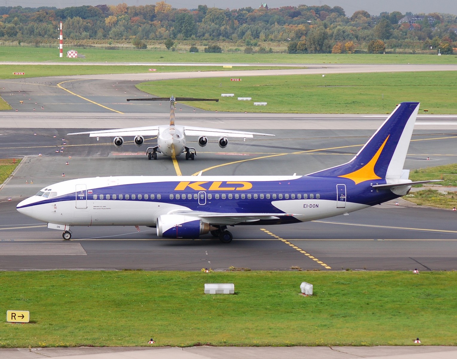 EI-DON - 737-3Y0 - Kaliningrad Avia - DUS - 05-10-2007c