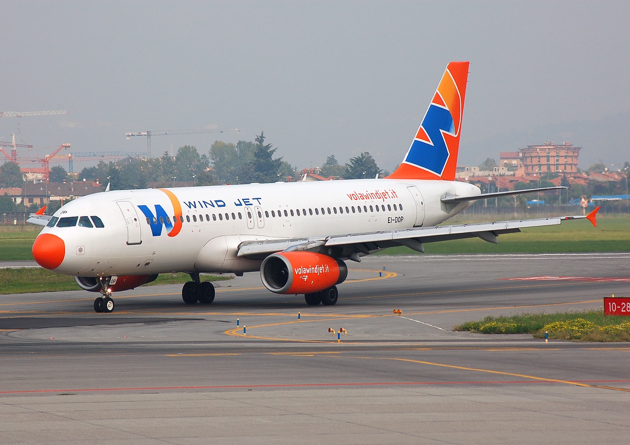 EI-DOP - A320-232 - Windjet - BGY - 25-09-2007