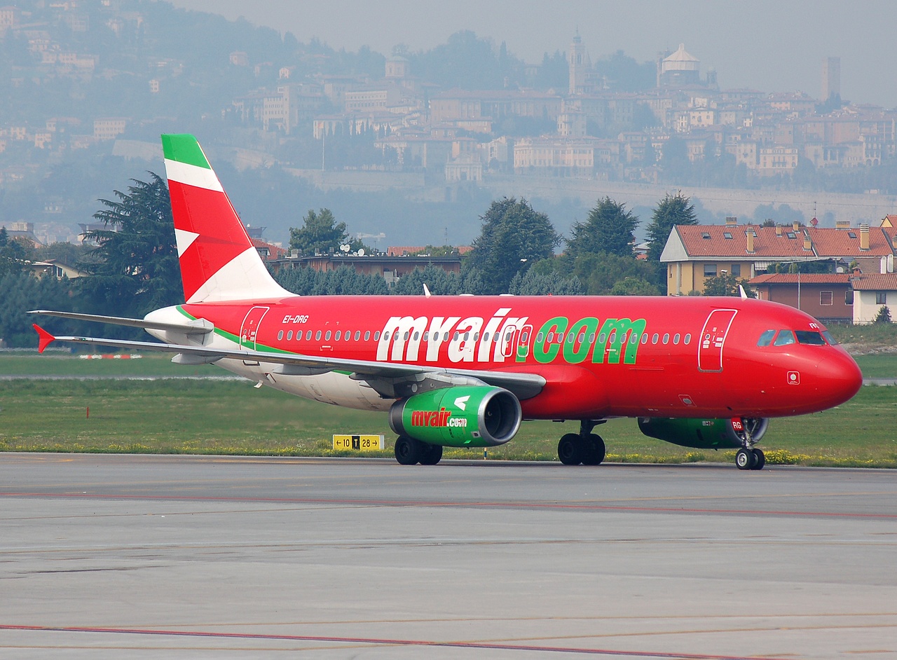 EI-DRG - A320-231 - Myair - BGY - 25-09-2007