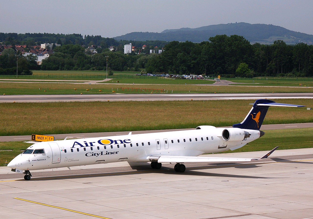 EI-DRJ - CRJ-900ER - Air One CityLiner - ZRH - 25-05-2007