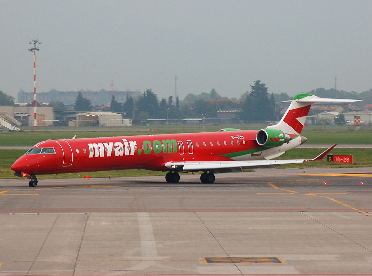 EI-DUU - CRJ-900ER - Myair - BGY - 25-09-2007
