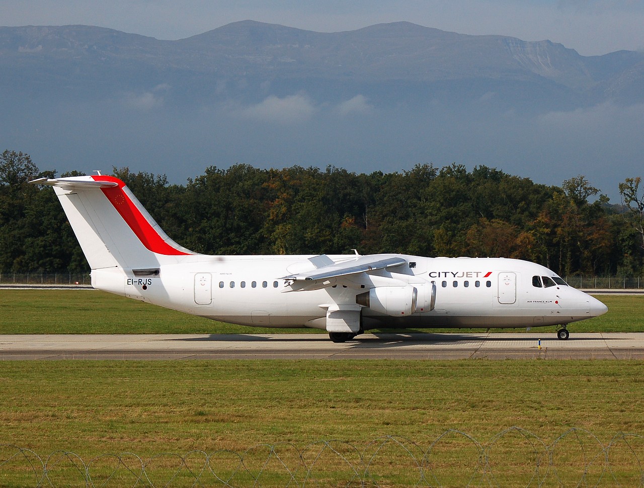 EI-RJS - RJ85 - Cityjet - GVA - 02-10-2007
