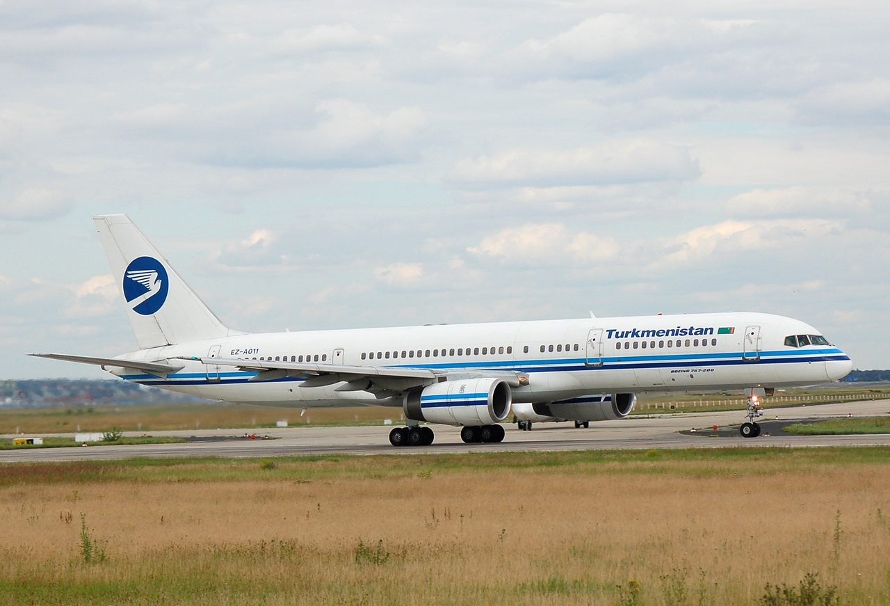 EZ-A011 - 757-22K - Turkmenistan Airlines - FRA - 07-07-2007