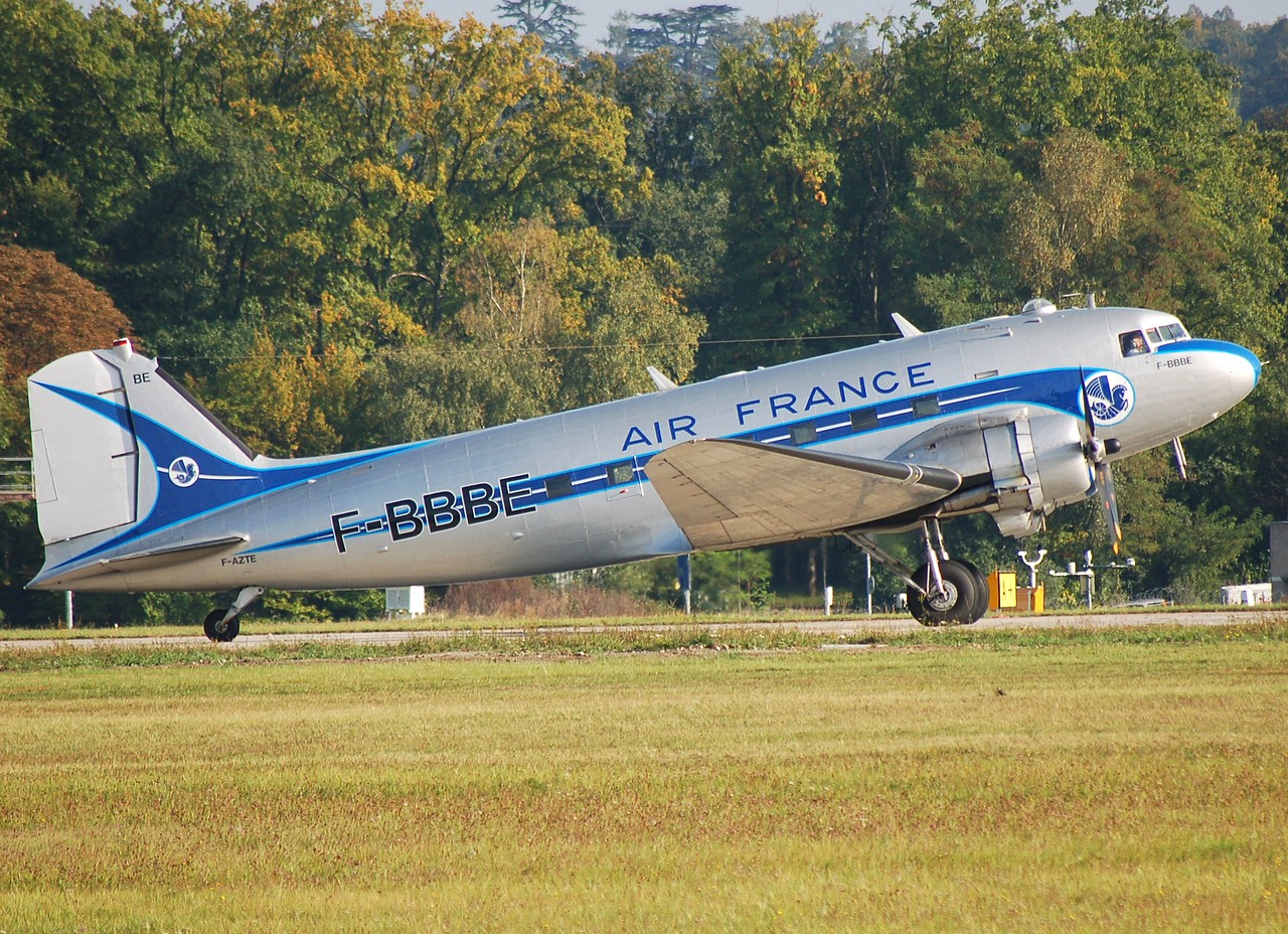 F-BBBE - C-47A Skytrain - Dakota et Compagnie - GVA - 02-10-2007