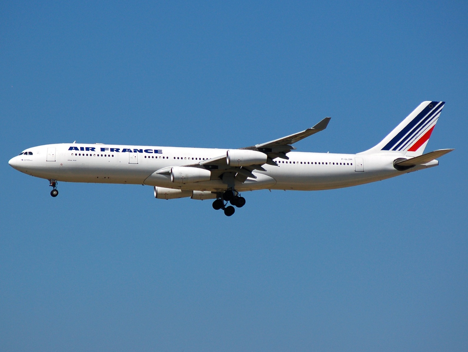 F-GLZM - A340-313 - Air France - CDG - 05-08-2007