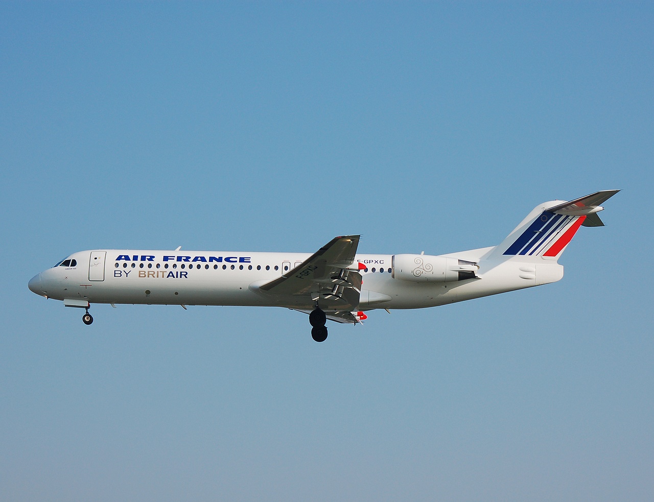 F-GPXC - Fokker 100 - Air France - LIL - 16-04-2007