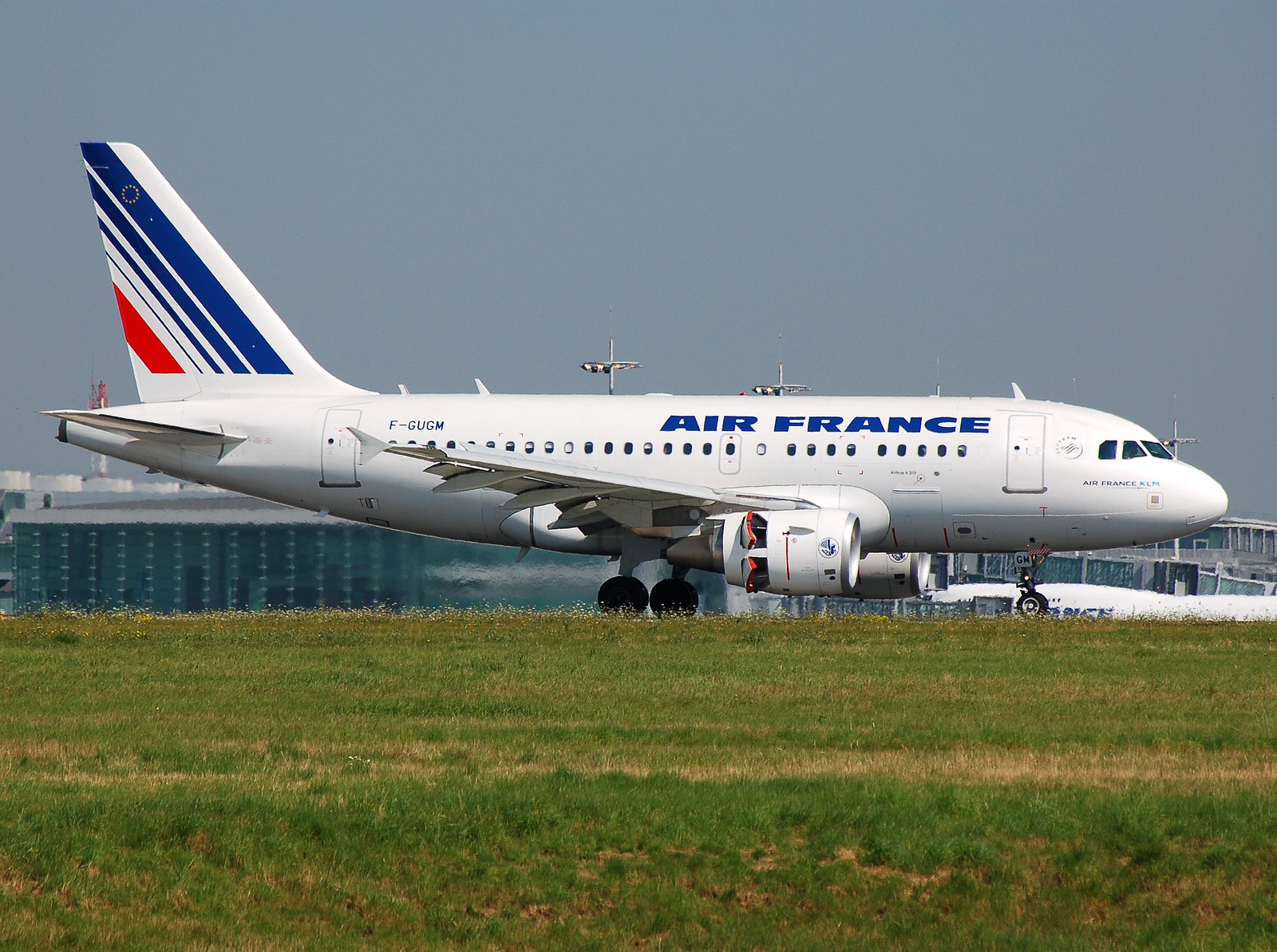 F-GUGM - A318-111 - Air France - CDG - 04-08-2007