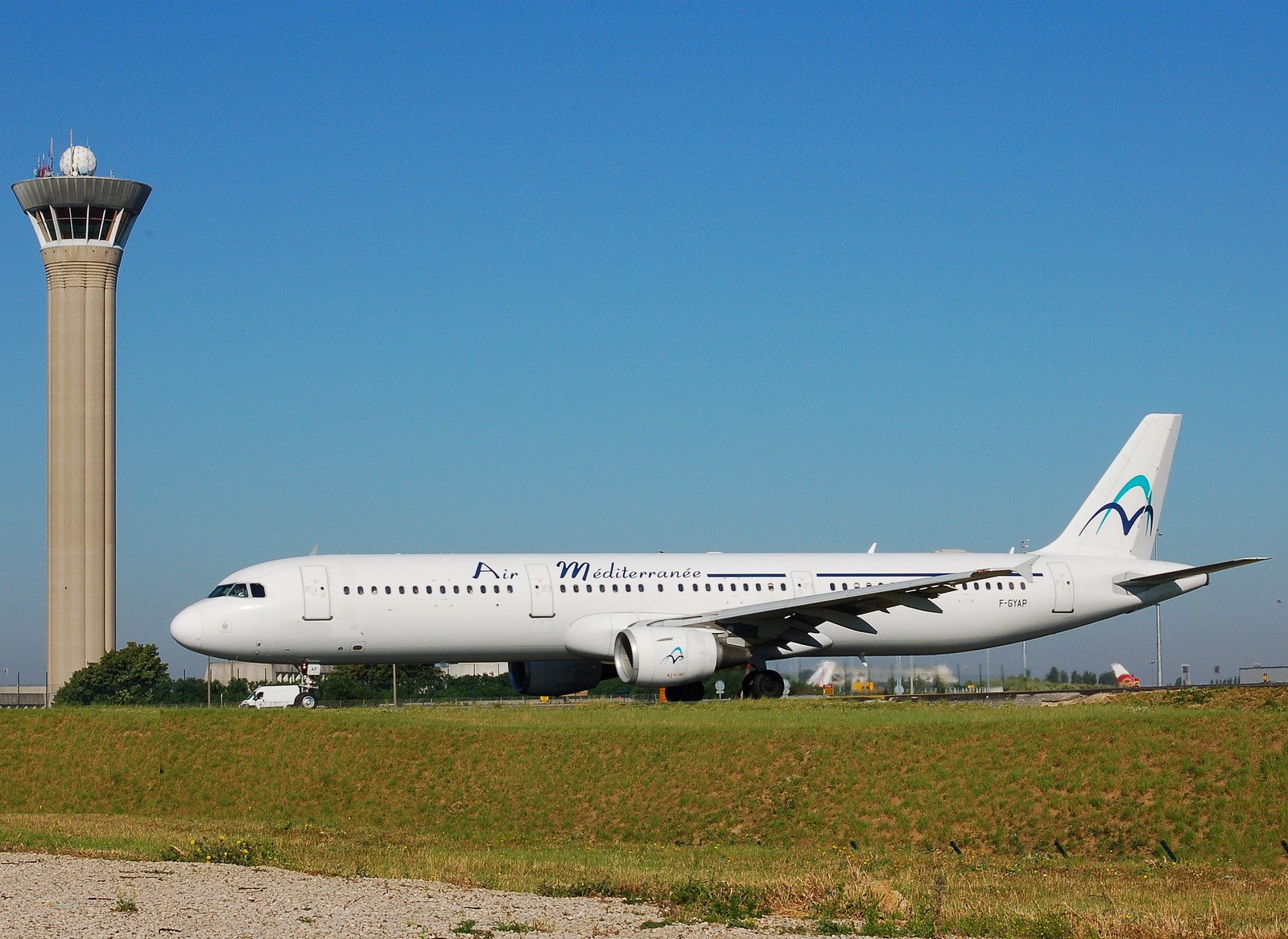 F-GYAP - A321-111 - Air Mediterranee - CDG - 05-08-2007