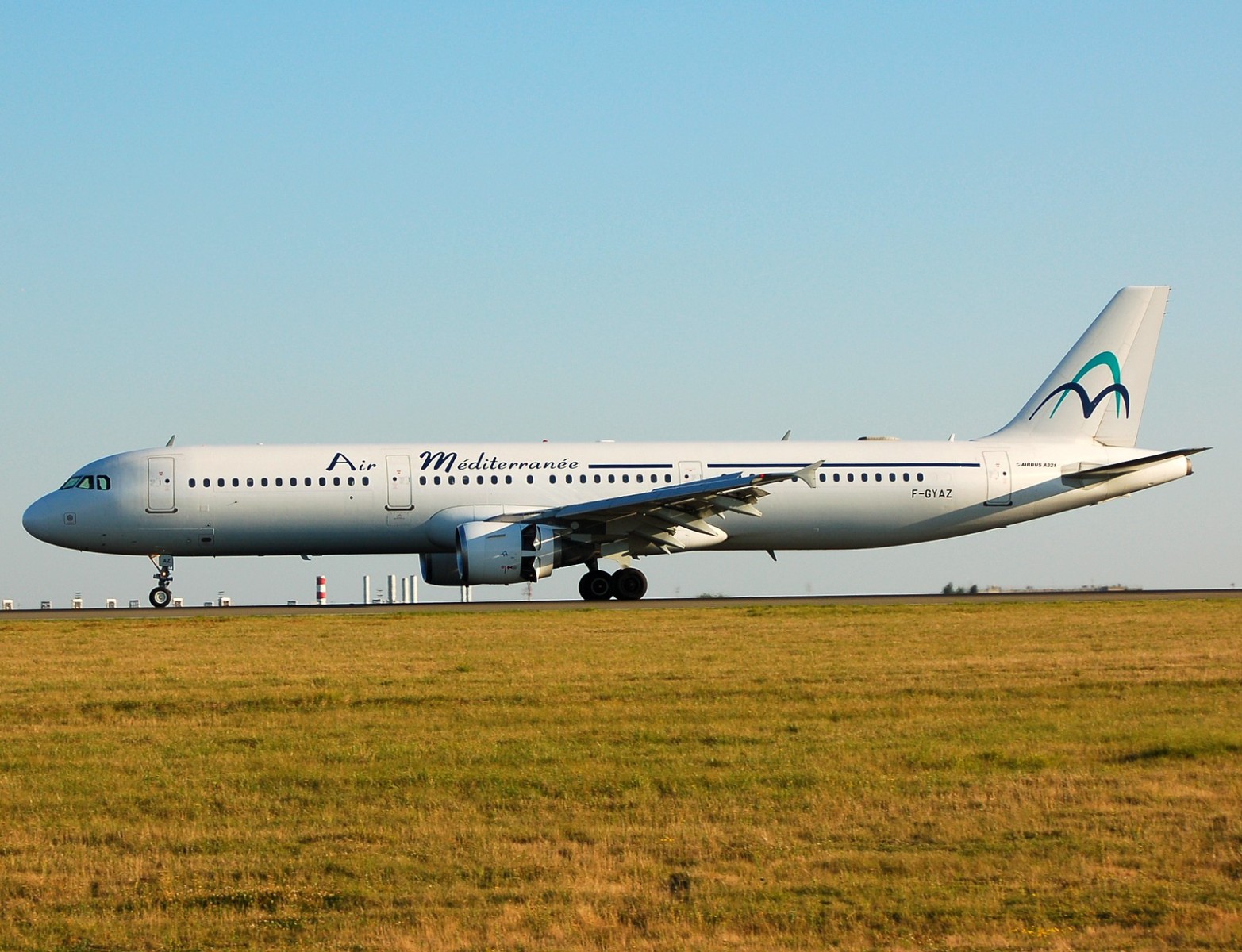 F-GYAZ - A321-111 - Air Mediterranee - CDG - 04-08-2007