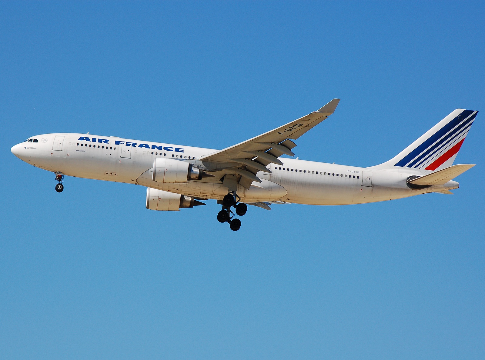 F-GZCB - A330-203 - Air France - CDG - 05-08-2007