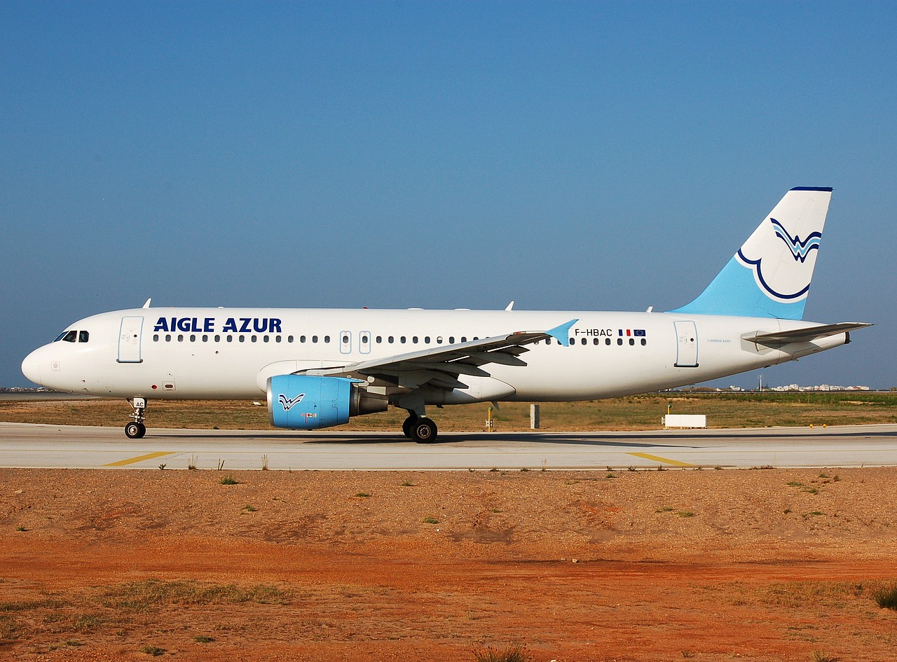F-HBAC - A320-214 - Aigle Azur - FAO - 01-09-2007