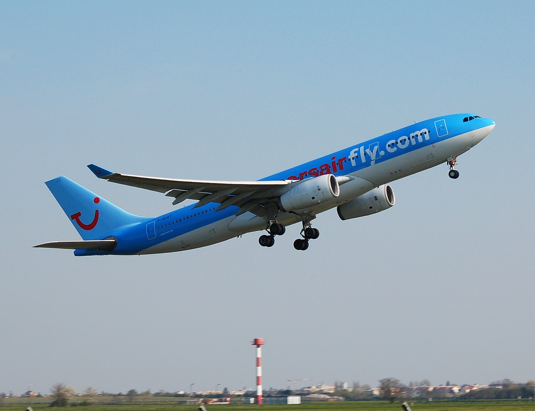 F-HCAT - A330-243 - Corsair - ORY - 09-04-2007b