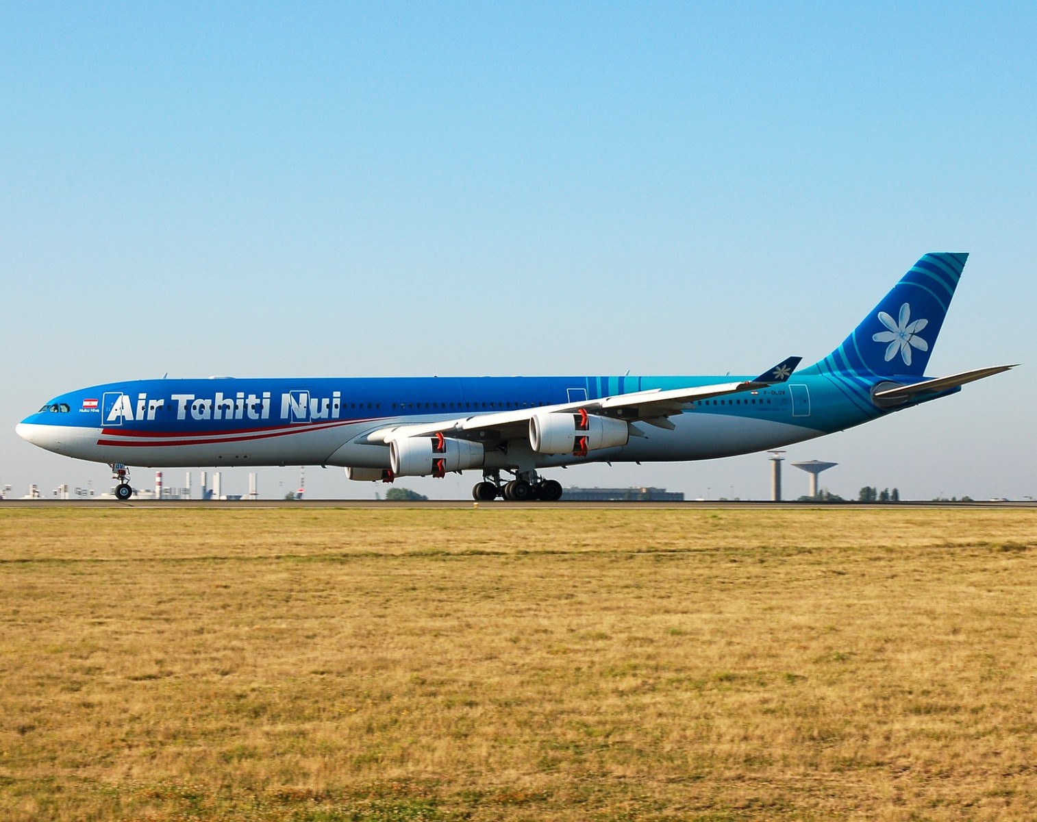F-OLOV - A340-313 - Air Tahiti Nui - CDG - 05-08-2007
