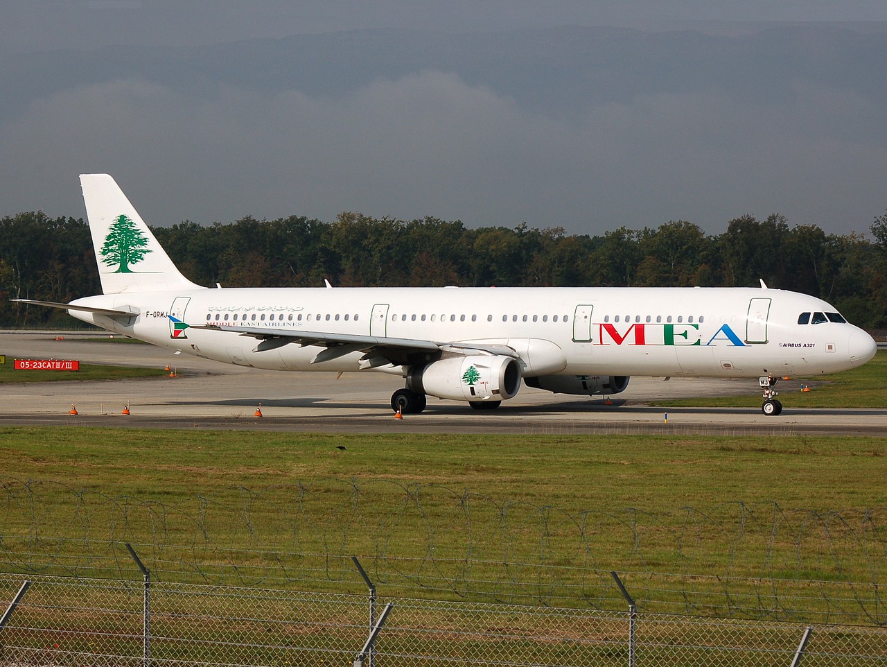 F-ORMJ - A321-231 - MEA _ Middle East Airlines - GVA - 02-10-2007