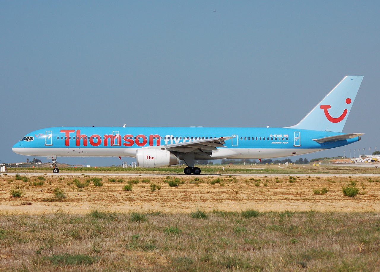 G-BAYE - 757-28A - Thomson Fly - FAO - 02-09-2007