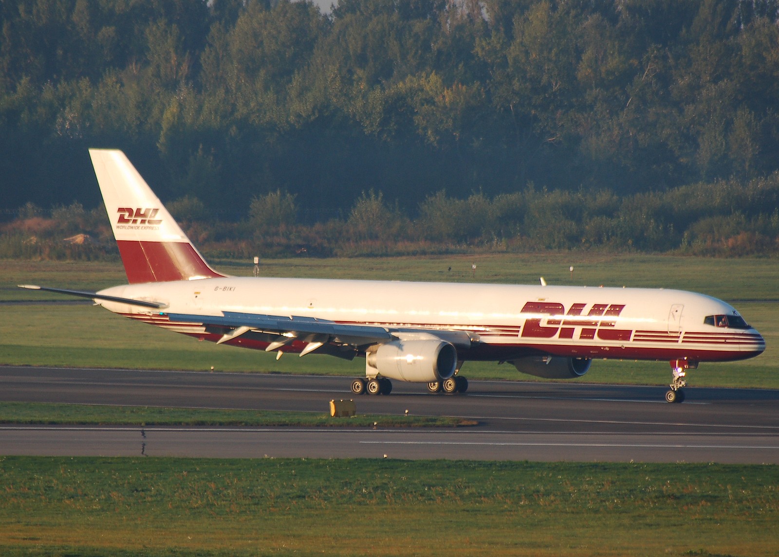 G-BIKI - 757-236 - DHL Air - WAW - 20-09-2007