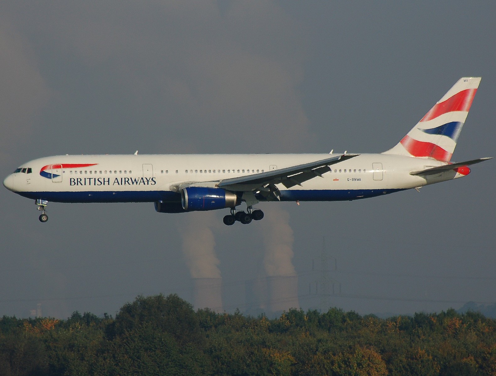 G-BNWA - 767-336(ER) - British Airways - DUS - 05-10-2007