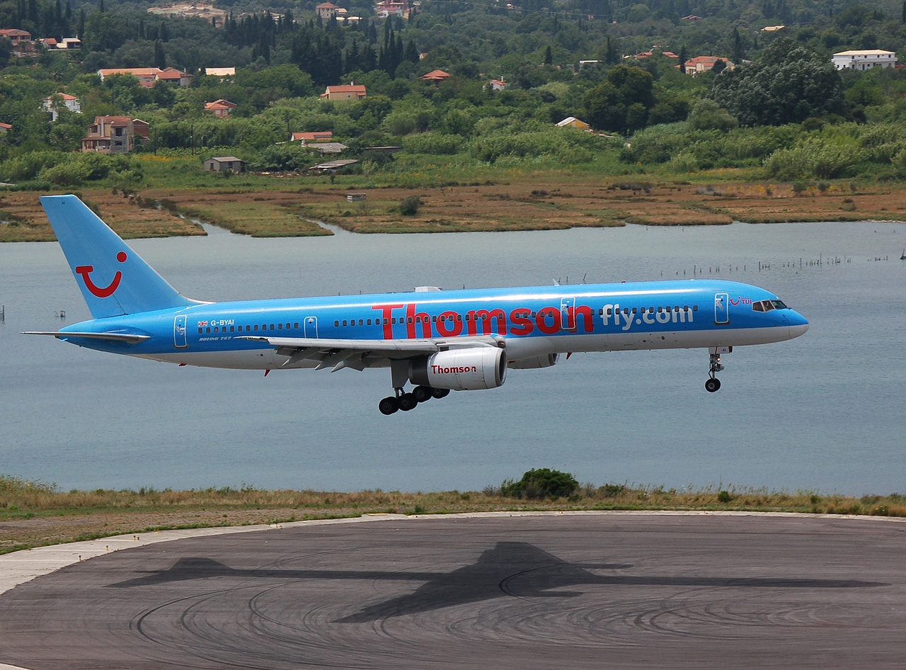 G-BYAI - 757-204 - Thomsonfly - CFU - 28-06-2007