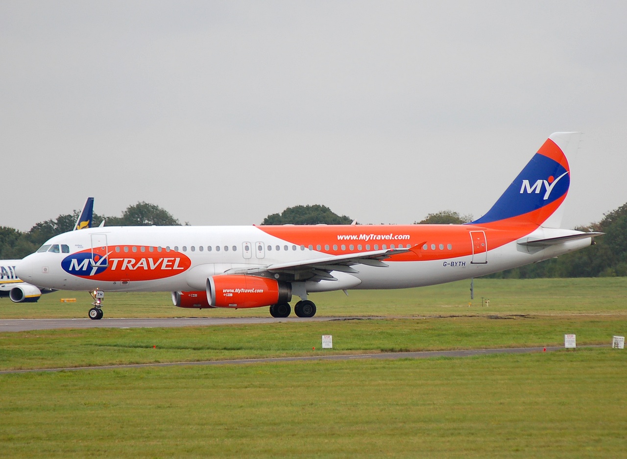 G-BYTH - A320-231 - MyTravel Airways - STN - 01-10-2007