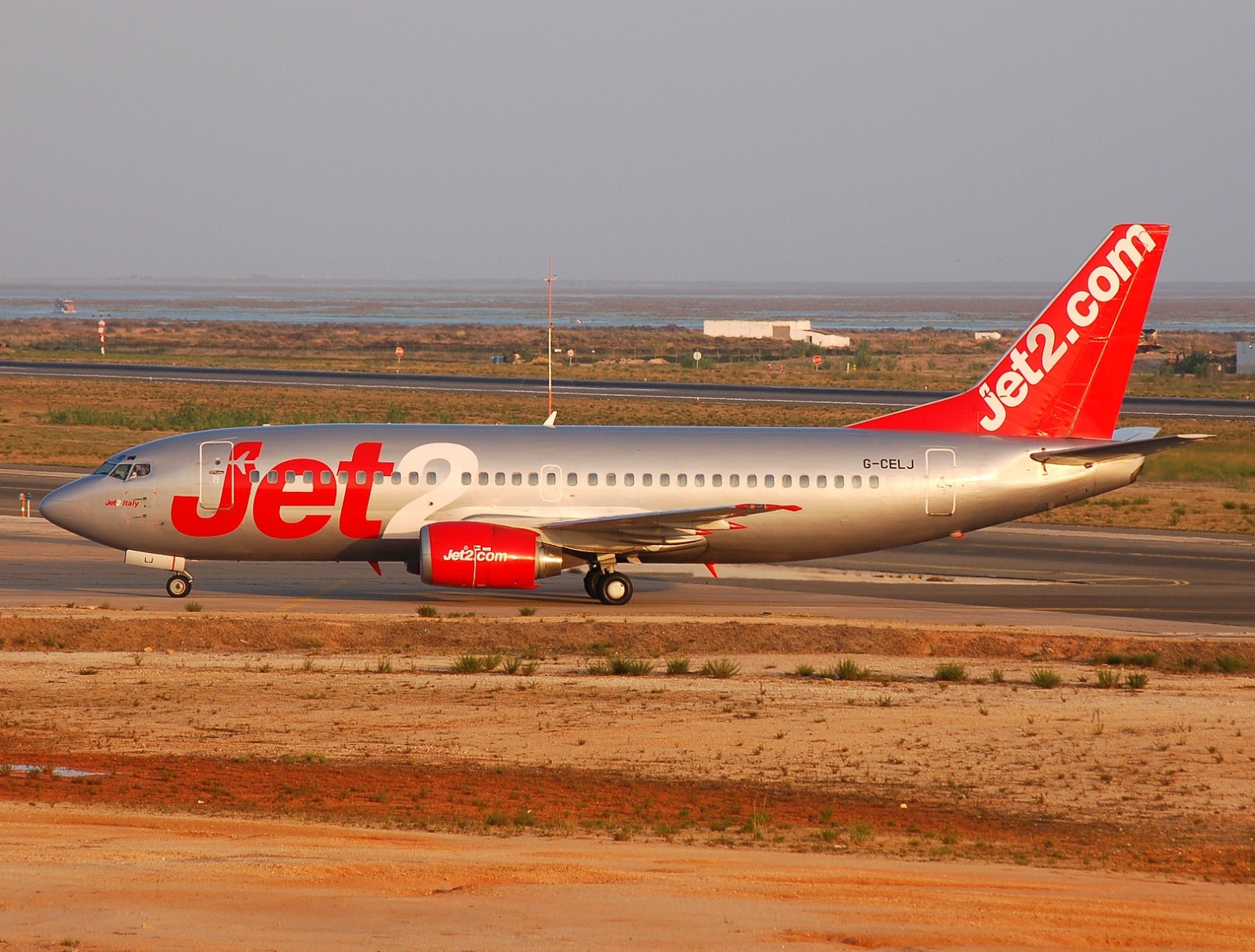 G-CELJ - 737-330 - Jet2 - FAO - 01-09-2007