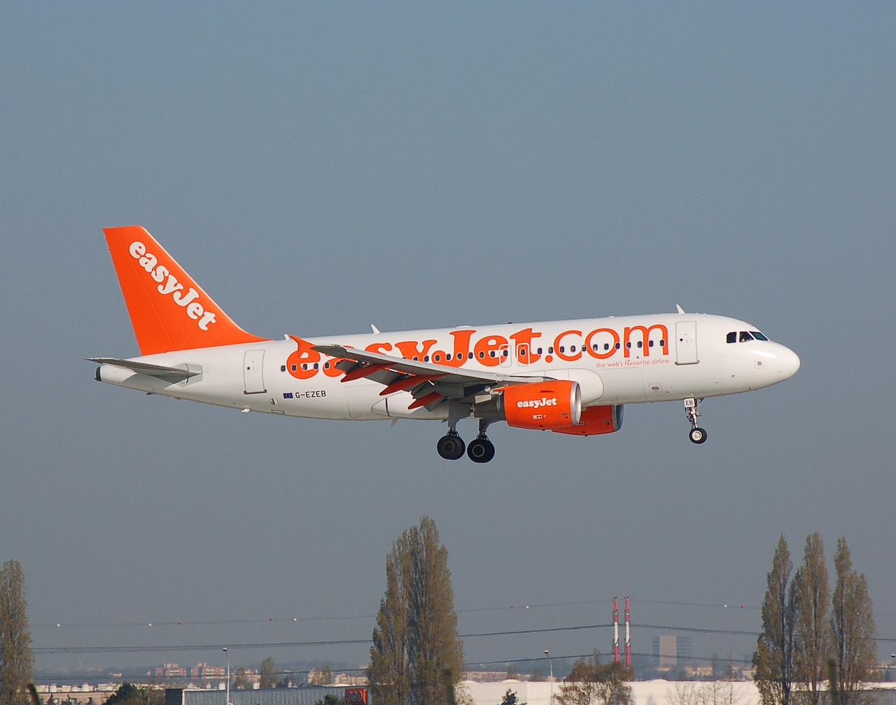 G-EZEB - A319-111 - easyJet - ORY - 09-04-2007
