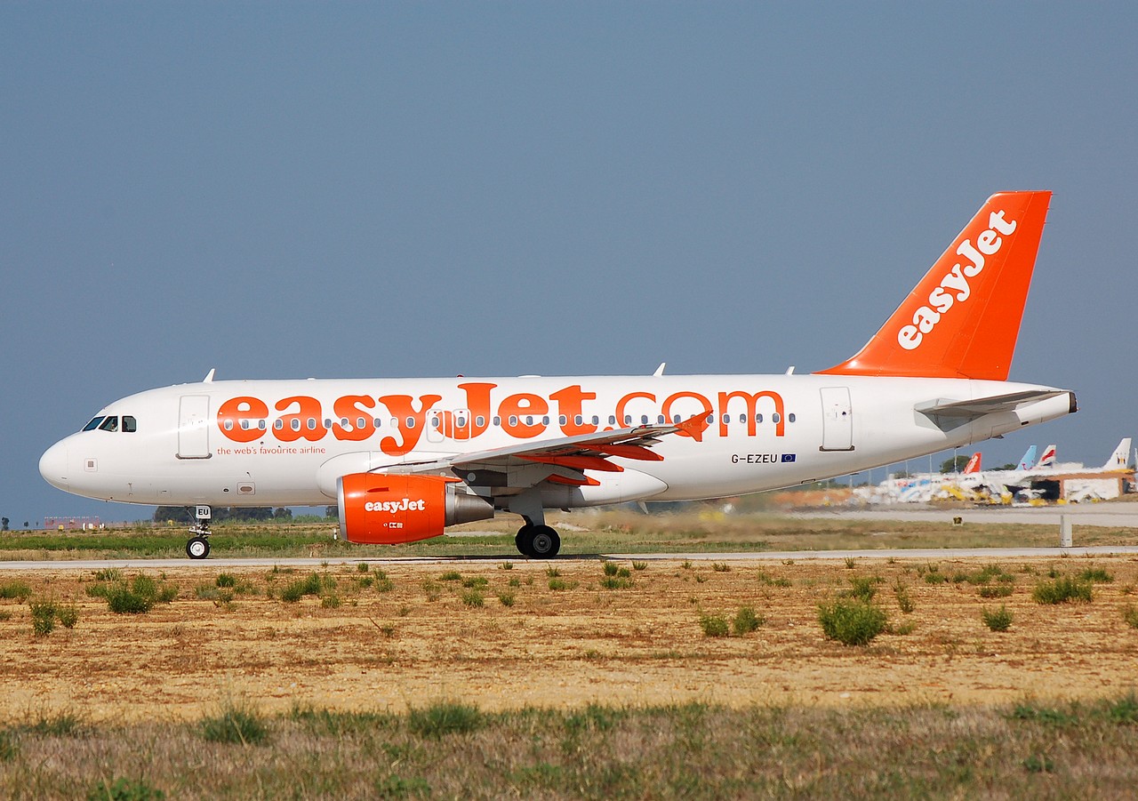 G-EZEU - A319-111 - easyJet - FAO - 02-09-2007