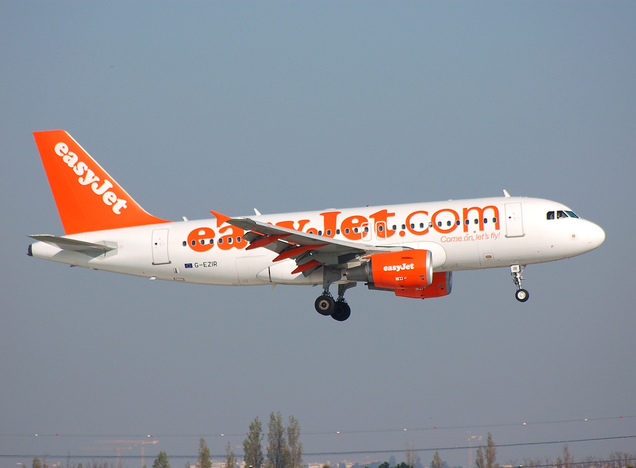 G-EZIR - A319-111 - easyJet - ORY - 09-04-2007b