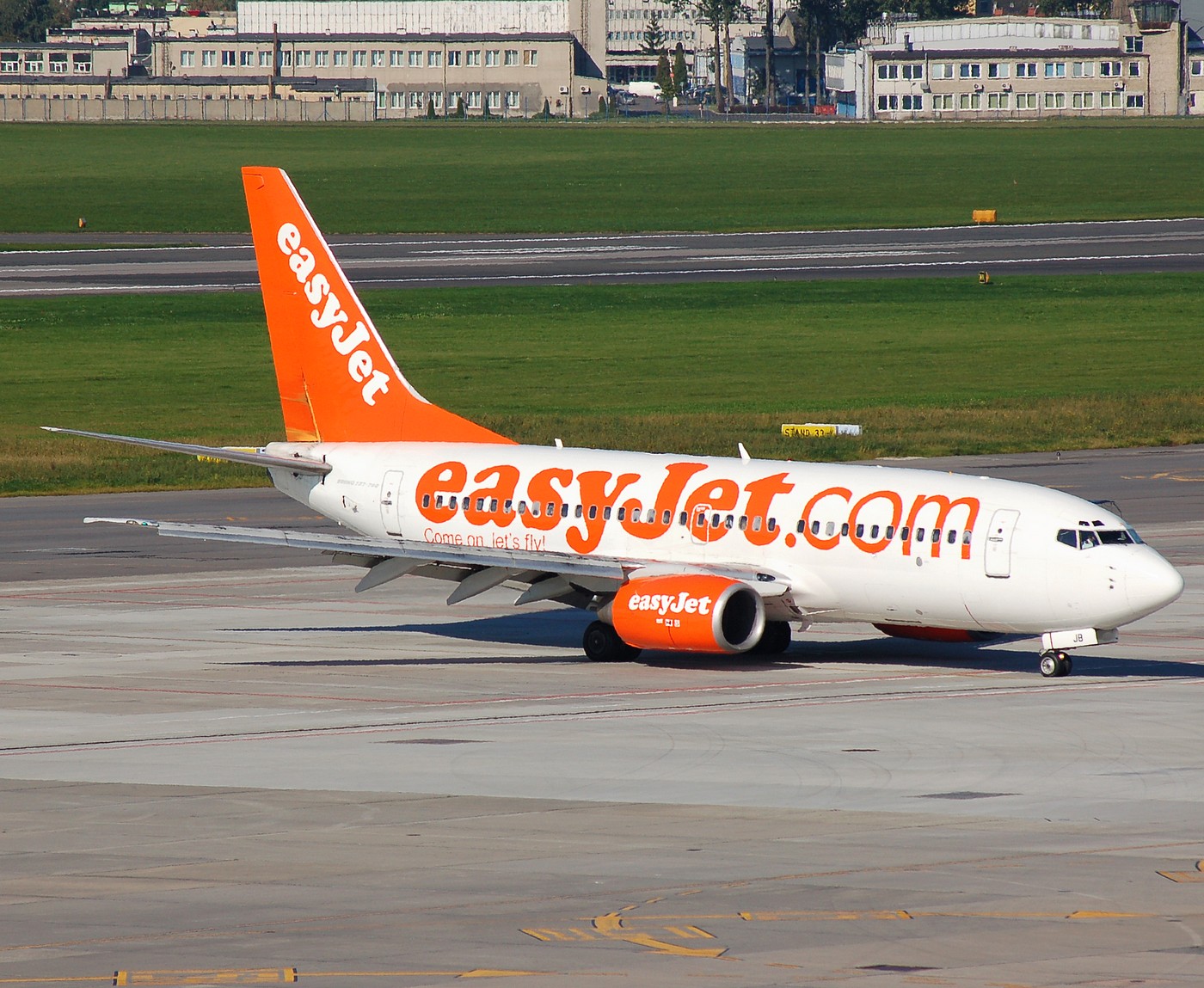 G-EZJB - 737-73V - easyJet - WAW - 20-09-2007b