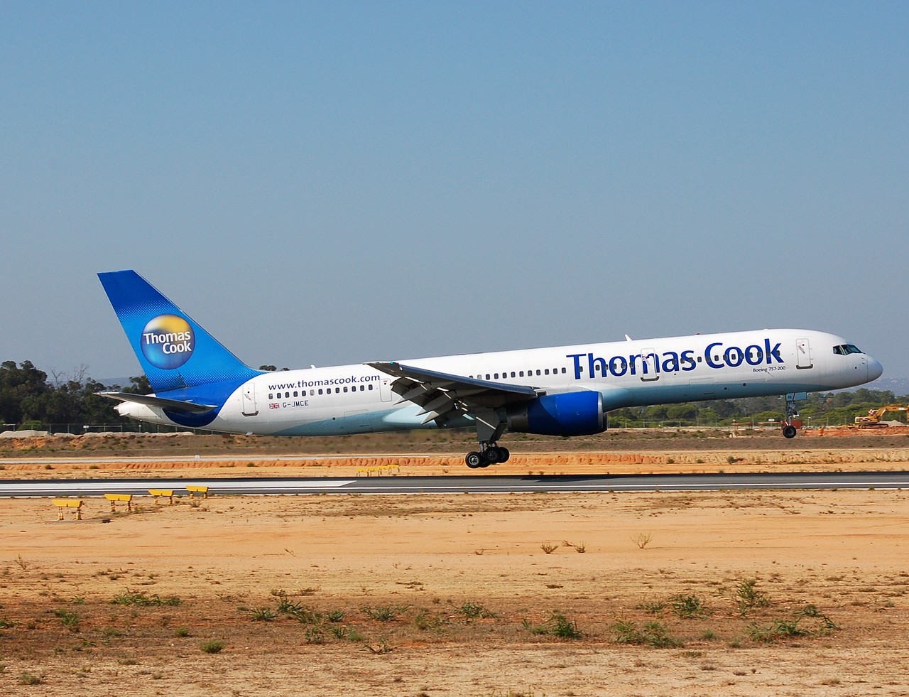 G-JMCE - 757-25F - Thomas Cook Airlines - FAO - 01-09-2007