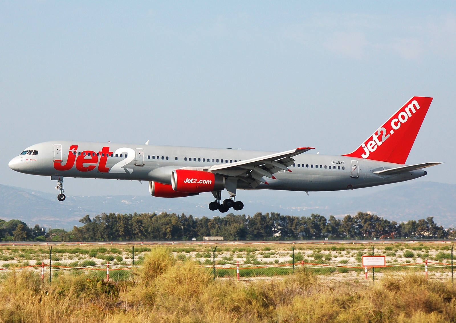 G-LSAE - 757-27B - Jet2 - FAO - 31-08-2007b
