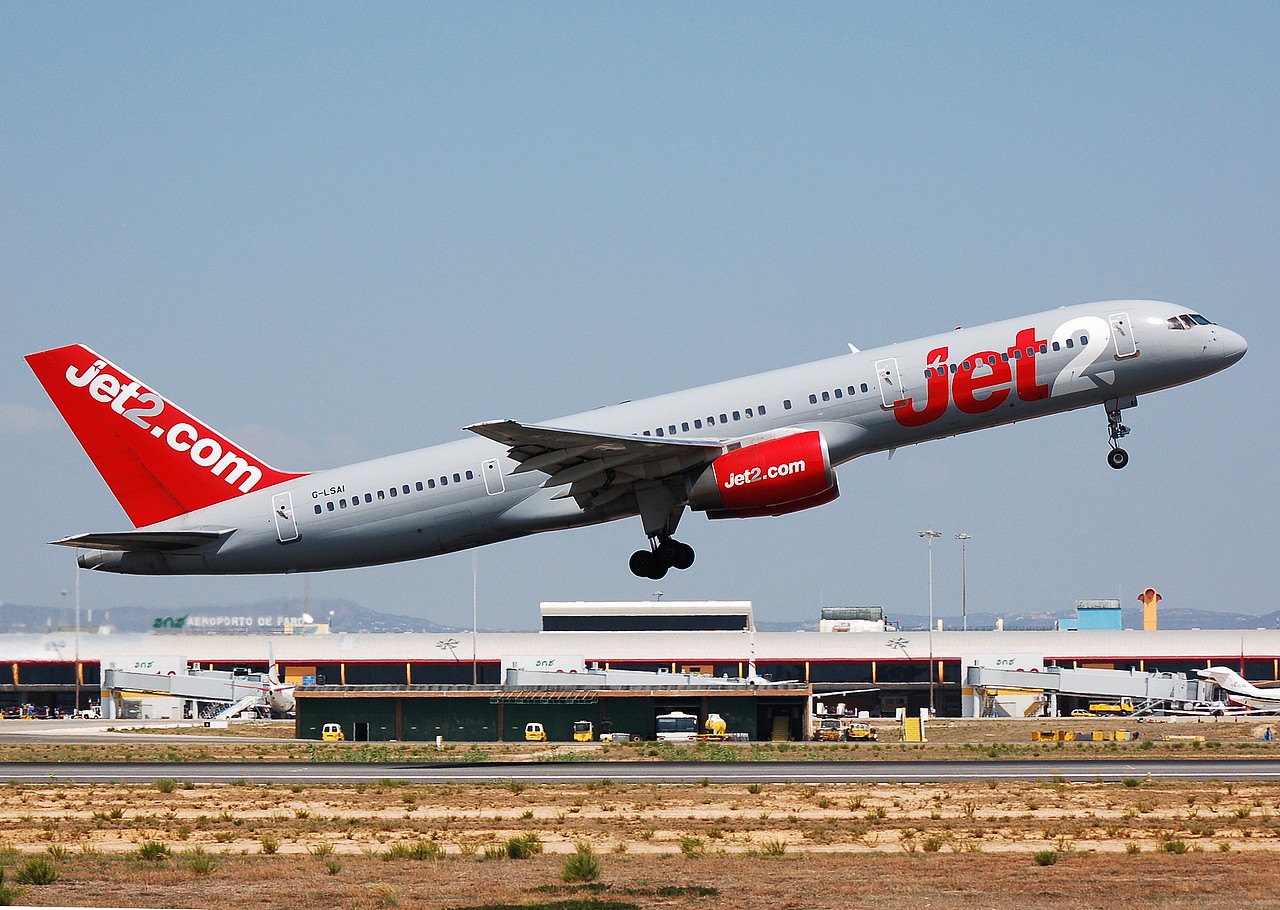 G-LSAI - 757-21B - Jet2 - FAO - 01-09-2007