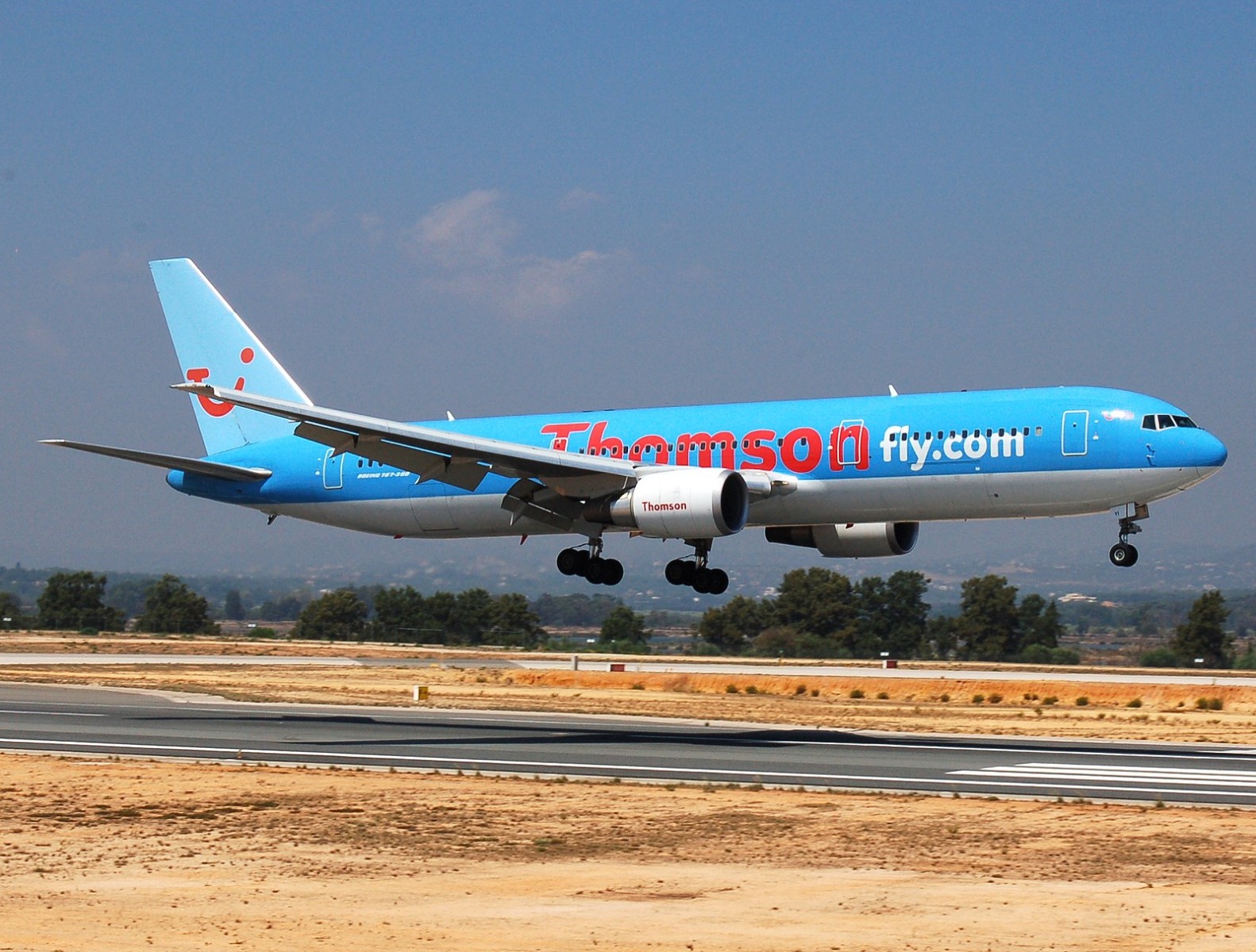 G-OBYI - 767-304(ER) - Thomsonfly - FAO - 31-08-2007