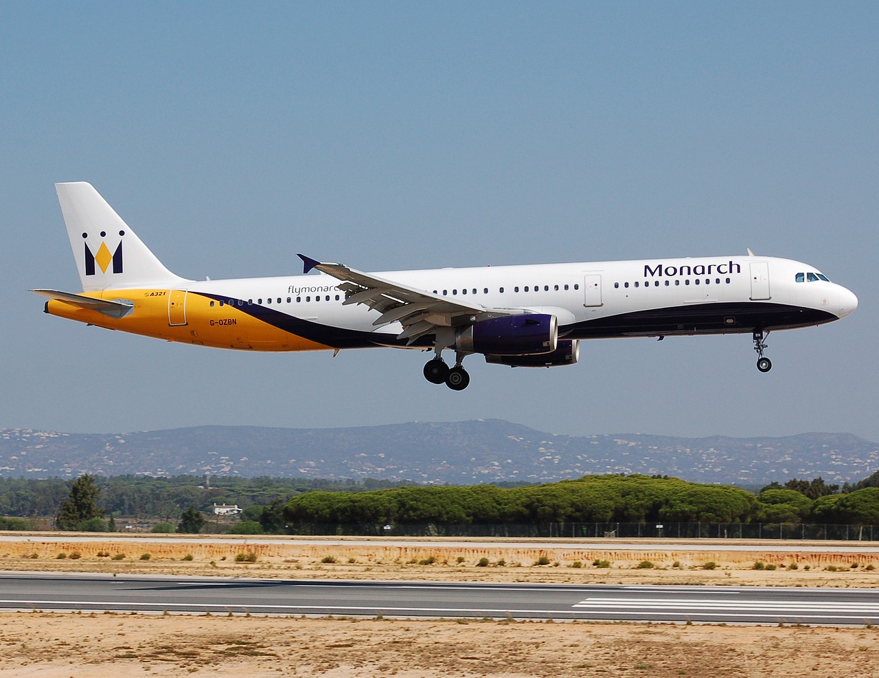G-OZBN - A321-231 - Monarch Airlines - FAO - 01-09-2007