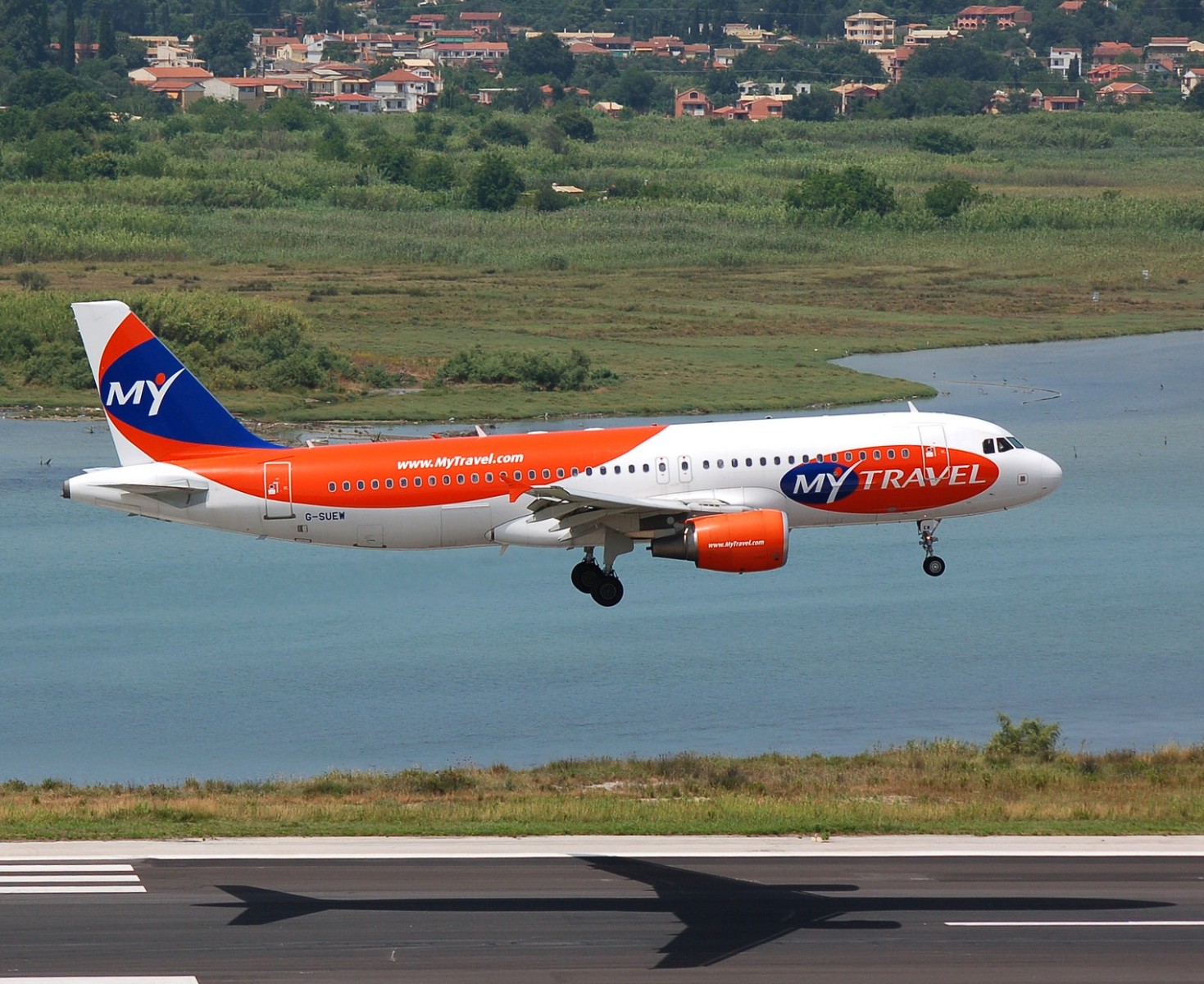 G-SUEW - A320-214 - MyTravel Airways - CFU - 25-06-2007