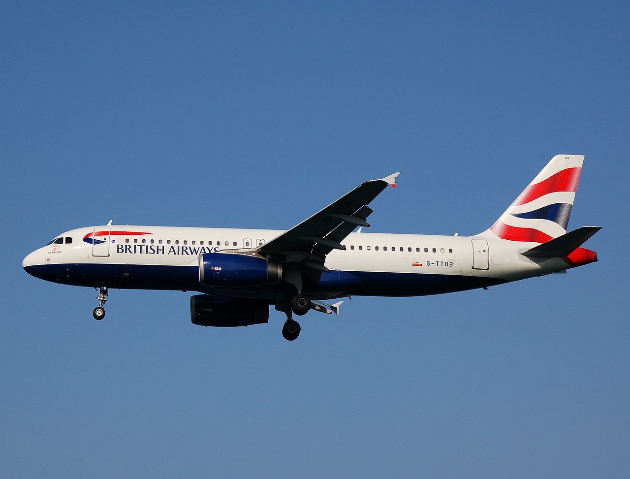 G-TTOB - A320-232 - British Airways - CFU - 27-06-2007