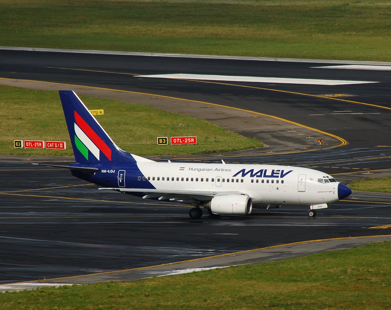 HA-LOJ - 737-6Q8 - Malev Hungarian Airlines - BRU - 16-08-2007