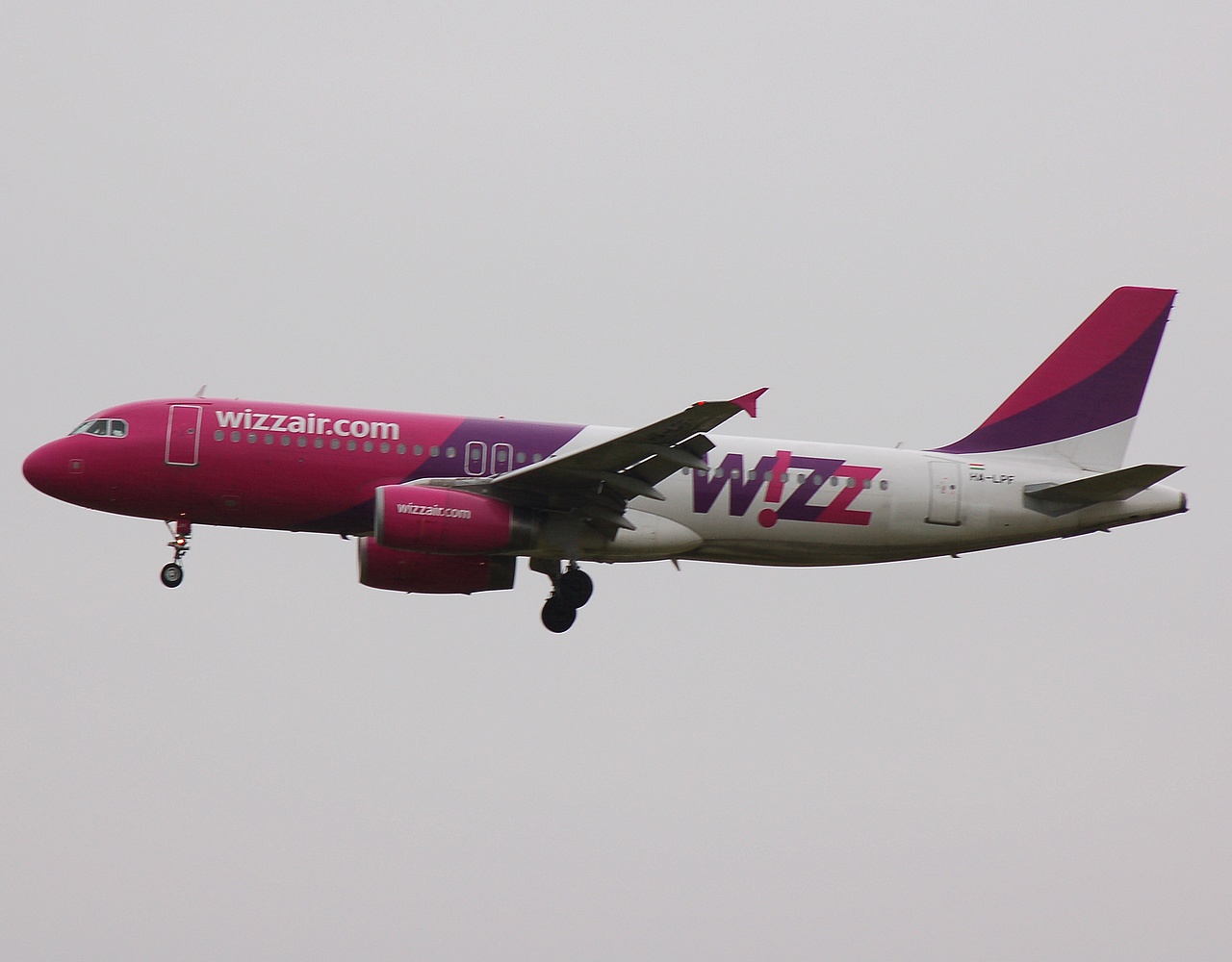 HA-LPF - A320-233 - Wizz Air - STN - 01-10-2007