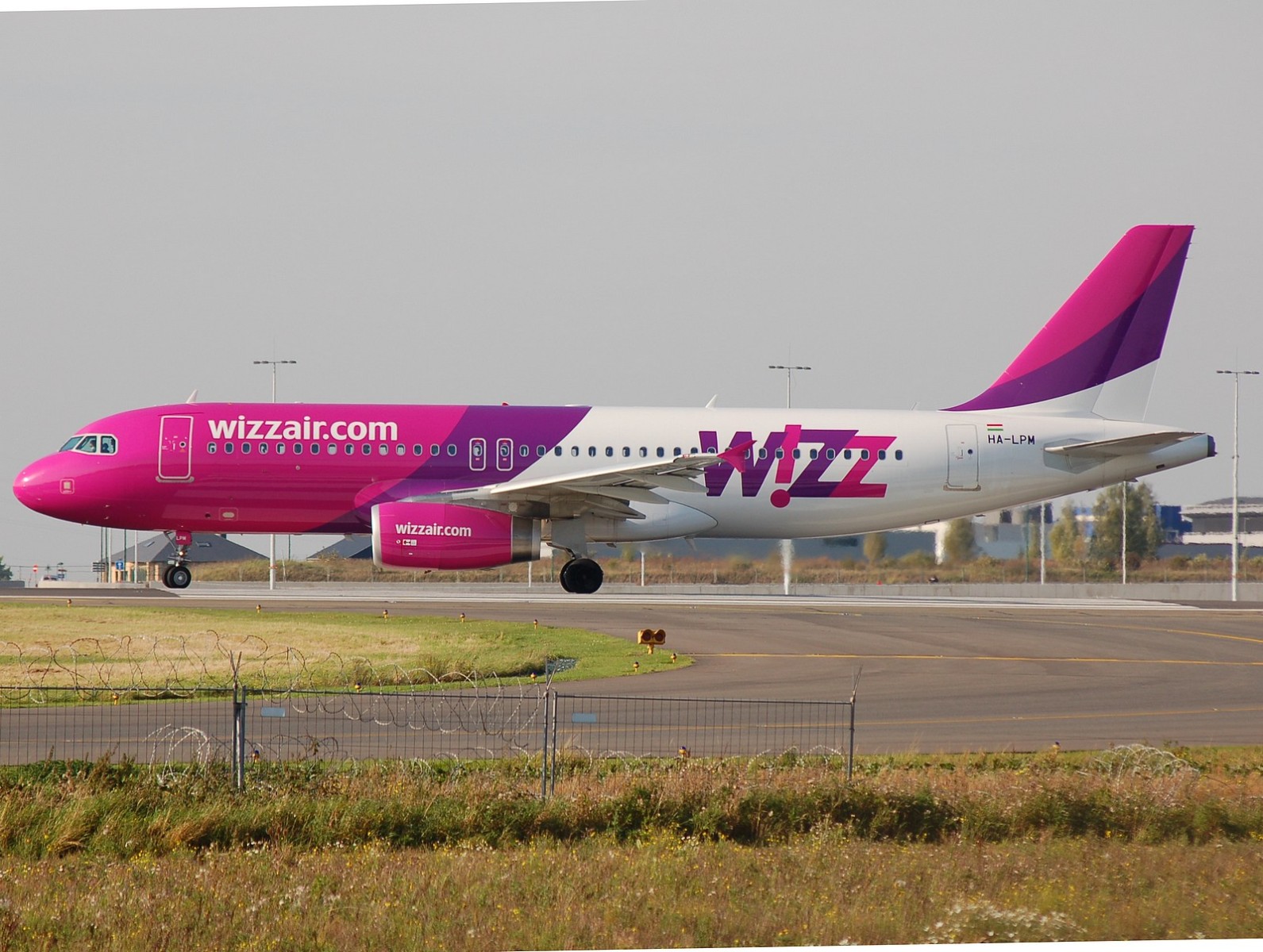 HA-LPM - A320-232 - Wizz Air - CRL - 21-09-2007