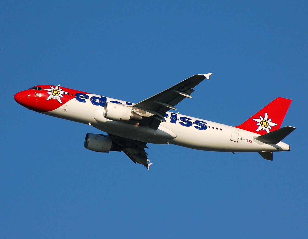 HB-IHZ - A320-214 - Edelweiss Air - ZRH - 24-05-2007b