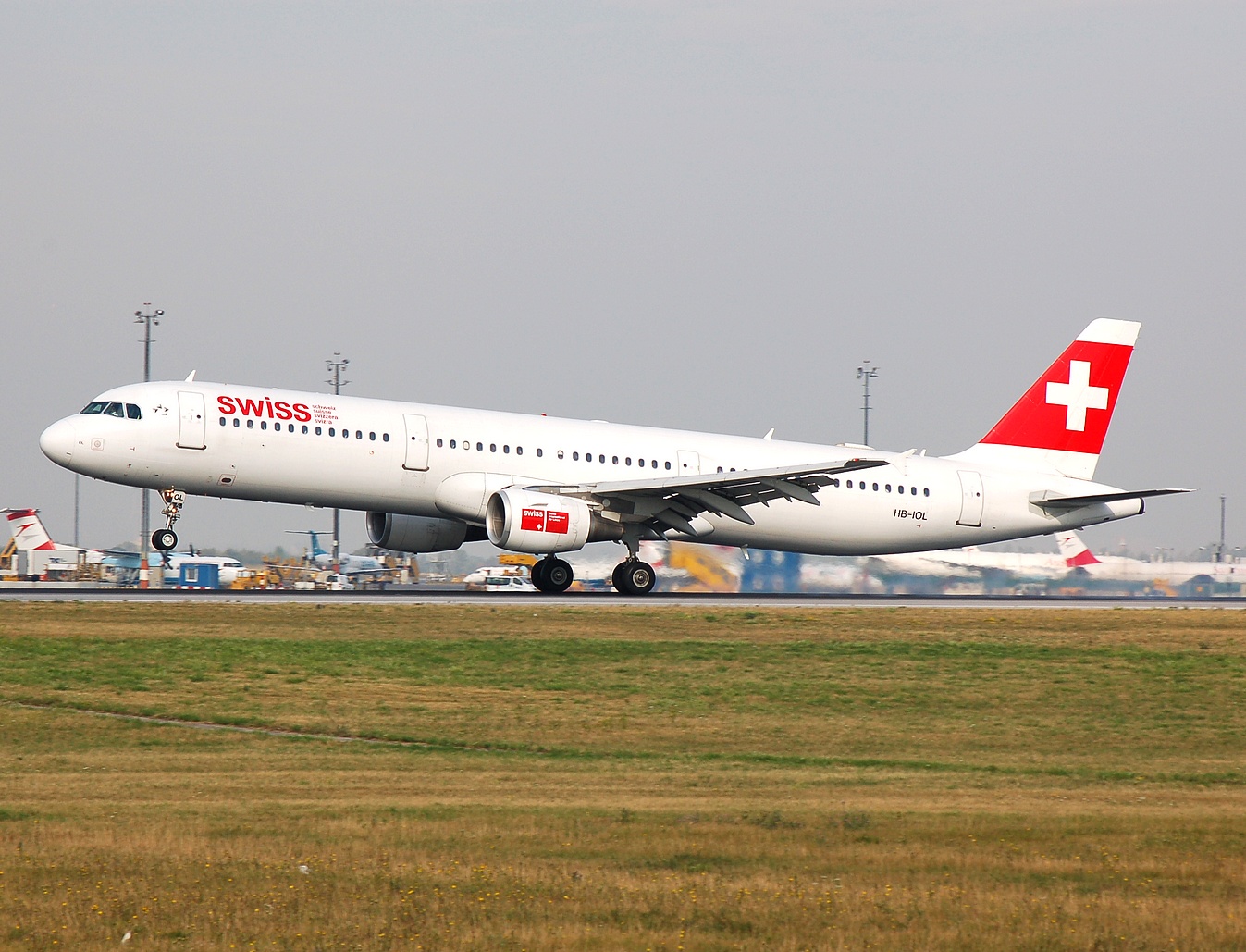 HB-IOL - A321-111 - Swiss - VIE - 09-08-2007