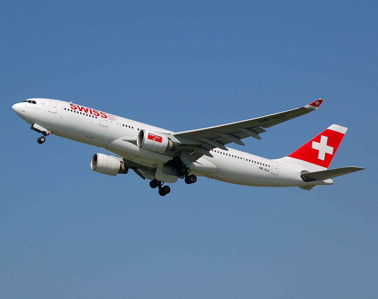 HB-IQA - A330-223 - Swiss - ZRH - 24-05-2007b