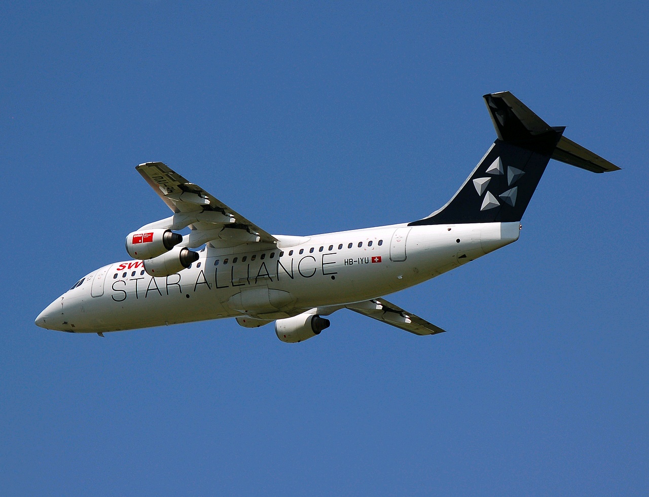 HB-IYU - RJ100 - Swiss - ZRH - 24-05-2007