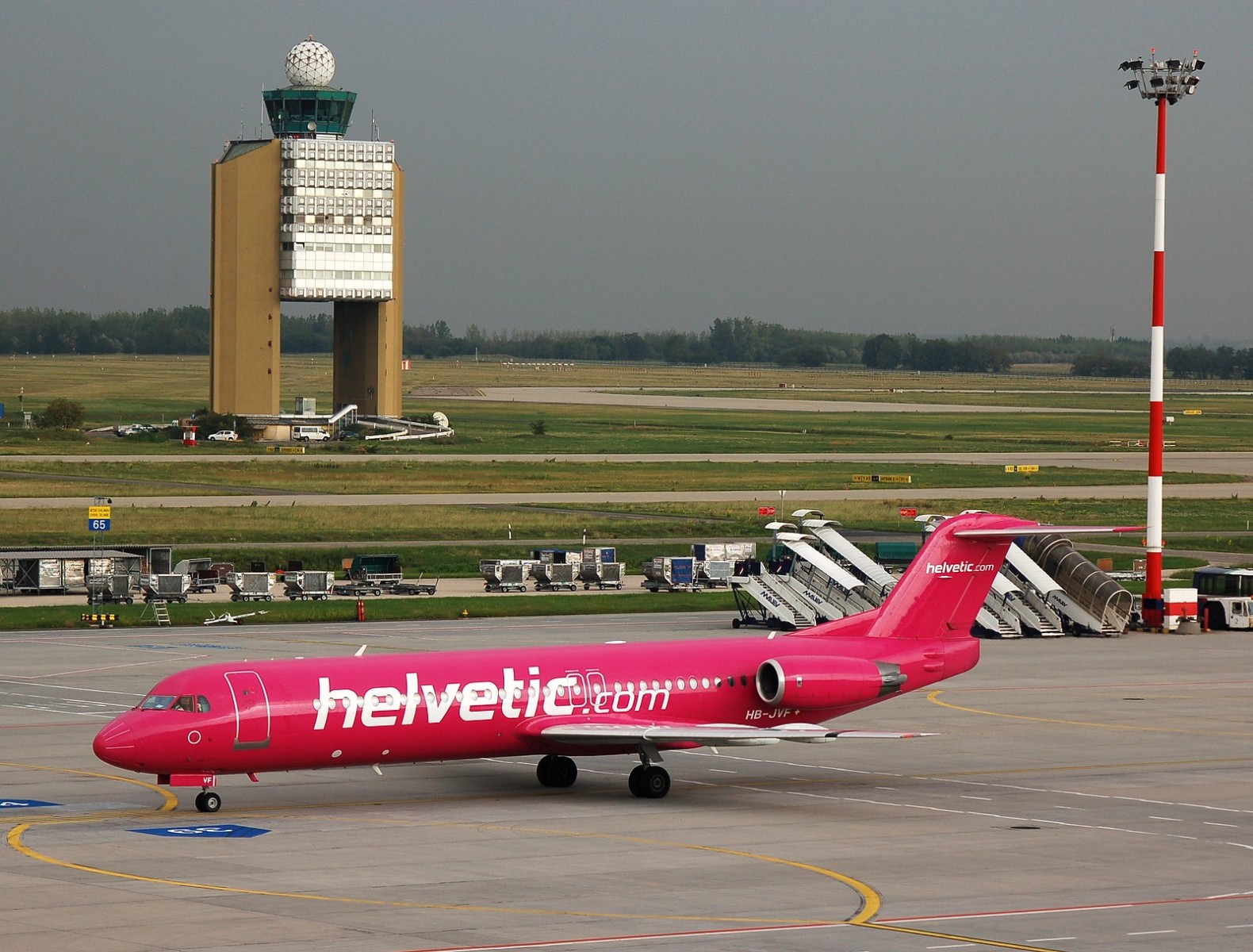 HB-JVF - Fokker 100 - Helvetic Airways - BUD - 28-08-2007