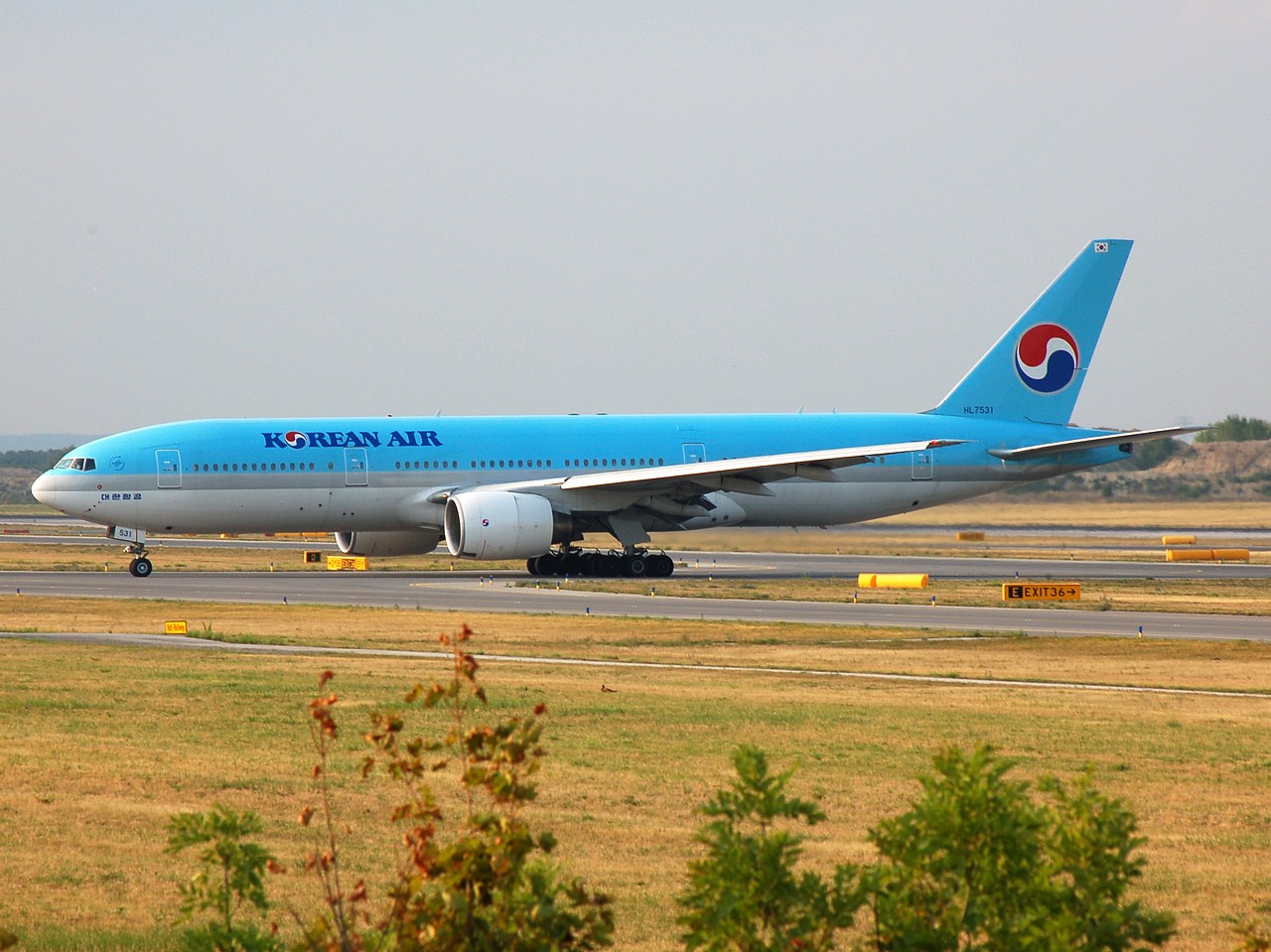 HL7531 - 777-2B5(ER) - Korean Air Lines - VIE - 08-08-2007