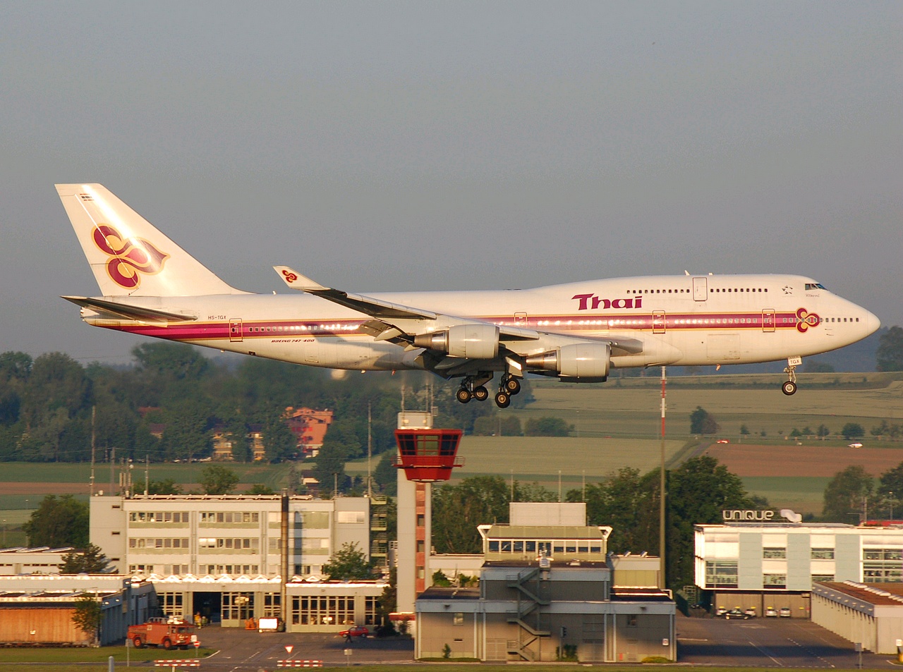 HS-TGX - 747-4D7 - Thai Airways International - ZRH - 24-05-2007